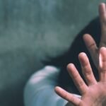 Protes Seorang Ibu Terhadap Kepolisian yang Tidak Menindaklanjuti Kasus Pengeroyokan Terhadap Dirinya