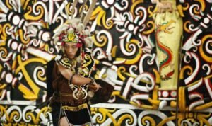 Mengenal Asal-usul dan Tradisi Suku Dayak