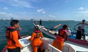 Kapal Jolloro Tenggelam di Perairan Samalona, 4 Penumpang Dievakuasi